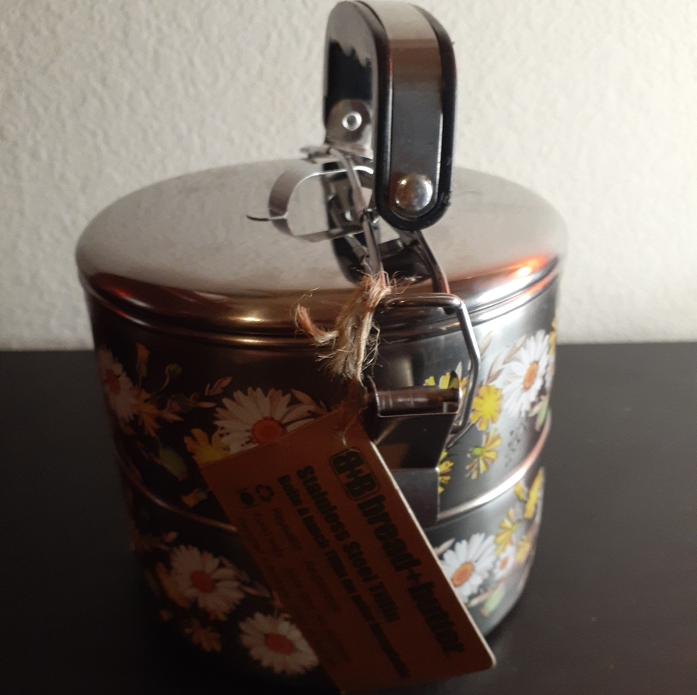GORGEOUS NWT Bread & Butter Stainless Steel Tiffin Designed in Australia.